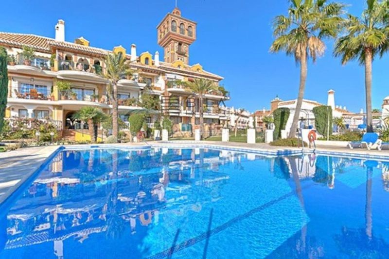Foto 8e596459-8f41-48be-9cad-b4cfae27dc2b. Pis amb piscina a Mijas golf Mijas