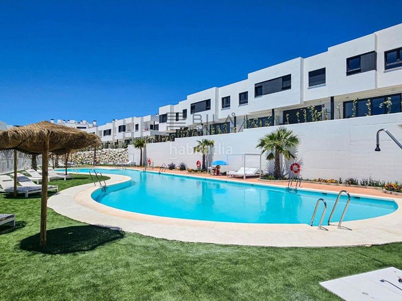 Foto cb1ce723-a05d-438e-8d62-0f59377ff1b1. Casa adossada amb aparcament piscina a la cala Mijas Mijas