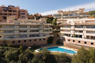 Pis  Cristóbal colon. Piso en venta en  nueva calahonda en calahonda ,mijas costa