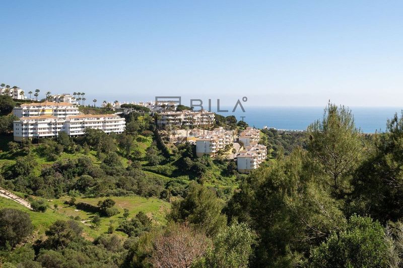 Foto c2282a5a-4a50-4f11-8a9f-3ab17a0ffb09. Pis amb aparcament piscina a Calahonda Mijas