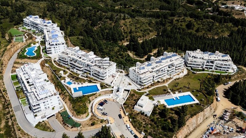 Foto 0ab4e15b-3461-4bde-9ed2-e7c23d631433. Pis amb aparcament piscina a El Faro de Calaburra - Chaparral Mijas