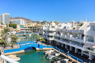Piso  Juan sebastián el cano. Piso en venta en 1ºlínea de playa en  puerto marina ,benalmádena