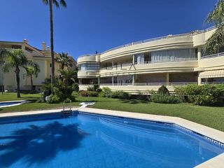 Pis  Torrequebrada. Piso en venta en 1ª línea de playa en residencial costa quebrada