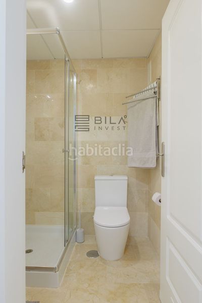 Foto b6b2b722-3b26-4553-8245-46c868b44950. Pis amb aparcament piscina a El Faro de Calaburra - Chaparral Mijas