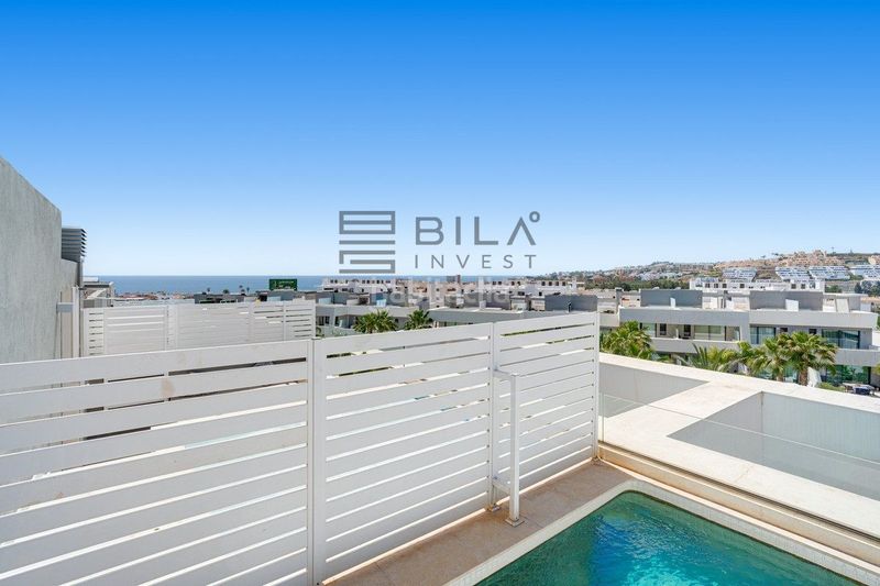 Foto a795192f-6b5f-4a62-ab3f-393ff90891b5. Casa adossada amb aparcament piscina a la cala Mijas Mijas