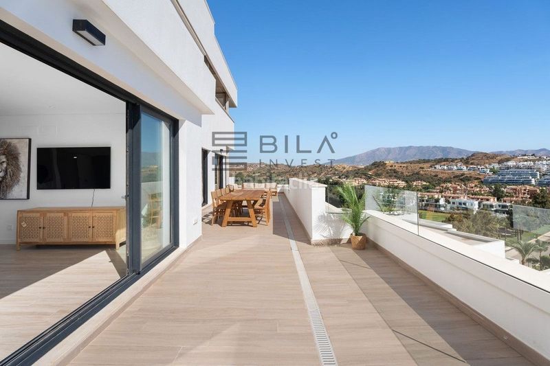 Foto 41759785-c9b3-44ff-aa55-d98b90512839. Pis amb aparcament piscina a la cala Mijas Mijas