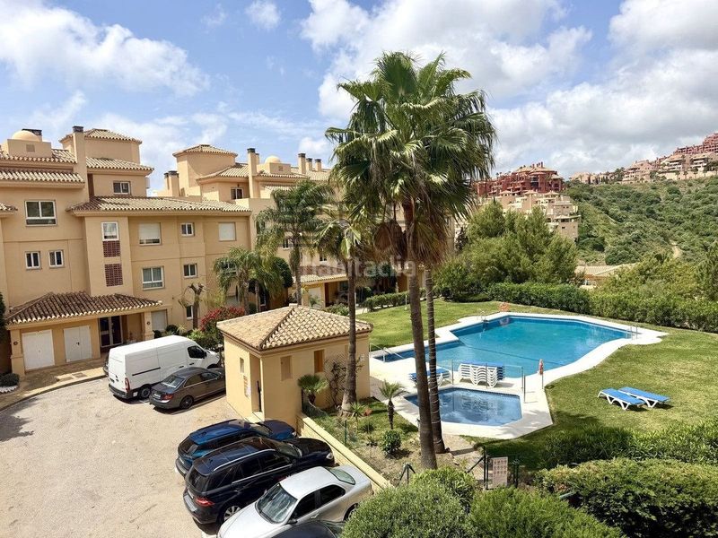 Foto 1d635a55-e3fe-4102-a532-307a3a8f9c44. Pis amb aparcament piscina a Calahonda Mijas