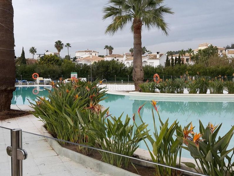 Foto 1d40a586-f50a-49dd-acc6-29ed2edeedf0. Pis amb aparcament piscina a El Faro de Calaburra - Chaparral Mijas