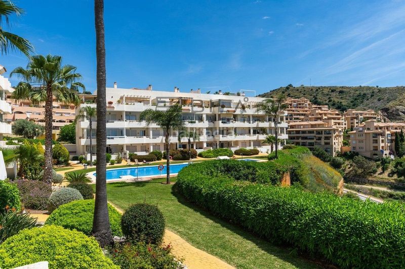 Foto c7e2cf0f-dc11-4cda-b7e3-06d57bd0370f. Àtic amb piscina a Calahonda Mijas