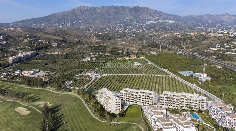 Foto 2ec82f1f-666a-4a1c-b36b-d3289824b142. Pis amb aparcament piscina a Mijas golf Mijas