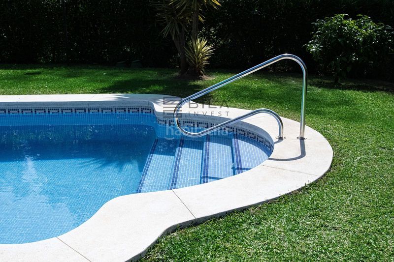 Foto 0d64fc54-63bd-4e0c-84ac-5bdf31f20fde. Casa adossada amb piscina a Calahonda Mijas