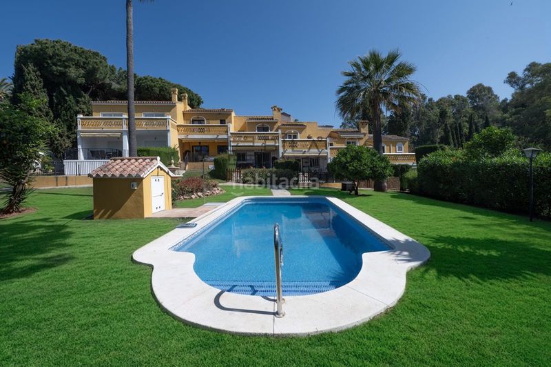 Foto 63ec7bff-f7d7-4485-9ab9-b363a328e800. Casa adossada amb piscina a Calahonda Mijas