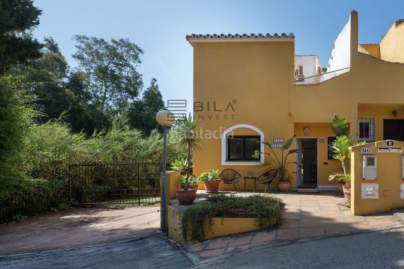 Foto 7a80b61c-6e69-4a88-bb71-5e61a2d030e2. Casa adossada amb piscina a Calahonda Mijas