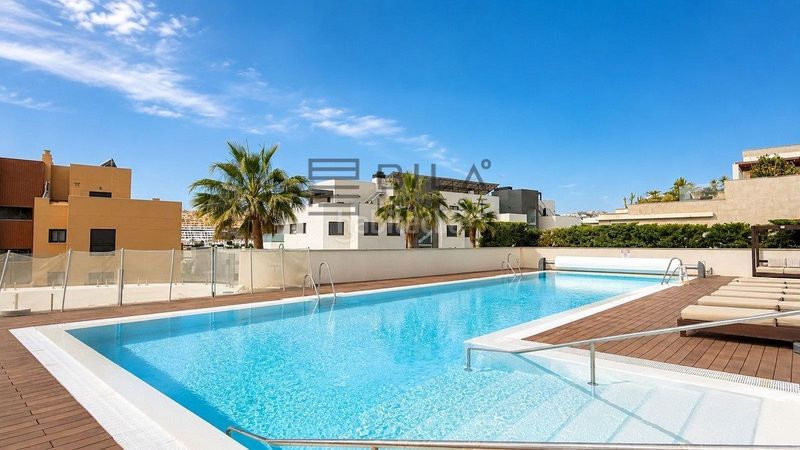 Foto 8d2a3a8e-a02e-48d3-8ee1-396498147191. Casa adossada amb aparcament piscina a la cala Mijas Mijas