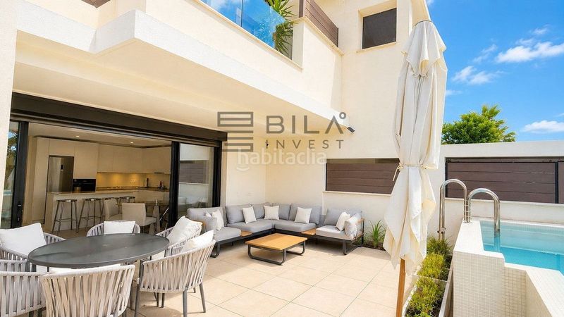 Foto ce500971-0880-4c1e-abb1-c7f8278db10c. Casa adossada amb aparcament piscina a la cala Mijas Mijas