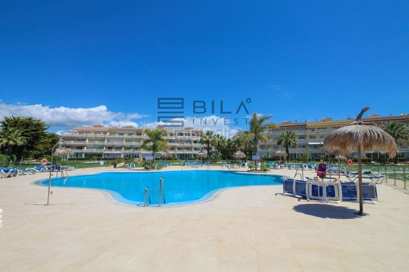 Foto fe8d1e9e-155d-4b76-b535-2de734460a72. Pis amb aparcament piscina a El Faro de Calaburra - Chaparral Mijas