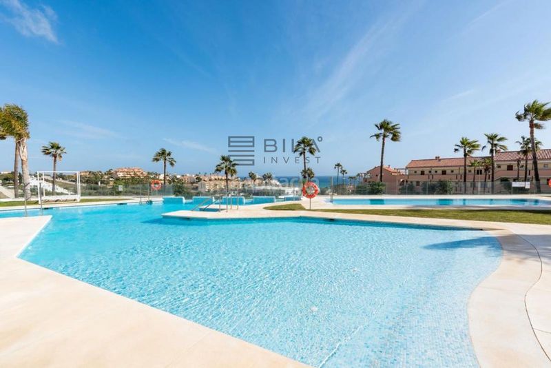 Foto 50646879-ecc6-416e-8ac7-0d99d2905f82. Pis amb aparcament piscina a El Faro de Calaburra - Chaparral Mijas