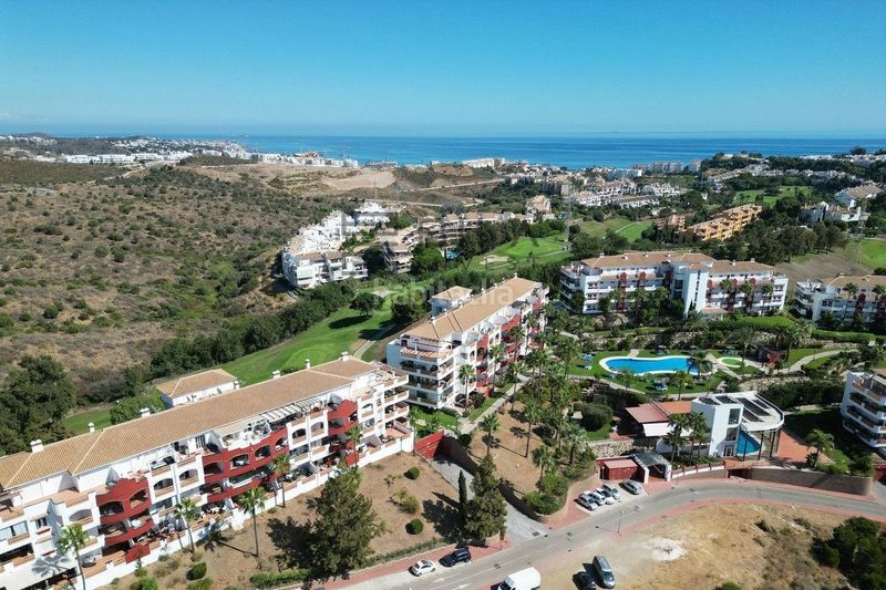 Foto 22121ad6-8b8a-4c41-8d9e-92352c814546. Pis amb aparcament piscina a Riviera del Sol Mijas