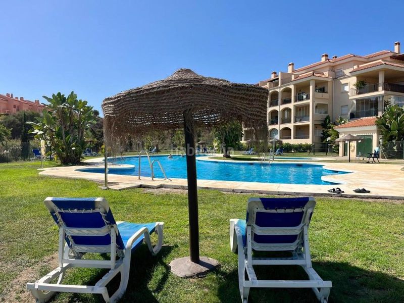 Foto f14cde52-118e-4122-8826-939ea543eb8e. Pis amb aparcament piscina a El Faro de Calaburra - Chaparral Mijas