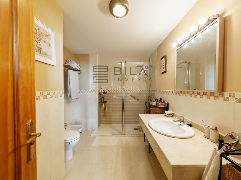Foto fe01e579-b585-4d51-89b4-e9584a4e5580. Pis amb aparcament piscina a Calahonda Mijas