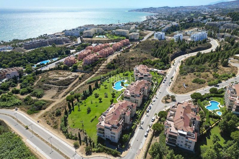 Foto 68532475-6959-4528-82aa-fbadd4a28a3b. Àtic amb piscina a El Faro de Calaburra - Chaparral Mijas