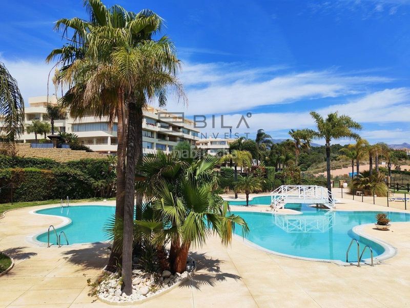 Foto 91b2d7da-e3e3-4e7e-a87c-5b90f17d987a. Pis amb aparcament piscina a El Faro de Calaburra - Chaparral Mijas