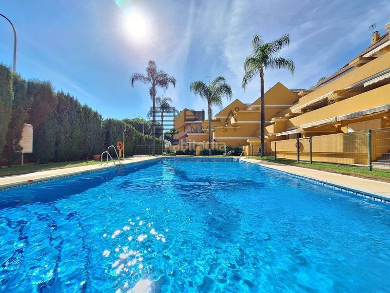 Foto 297983cf-df26-49e5-a3b7-766bc5d78fee. Àtic amb piscina a Romana Playa Marbella