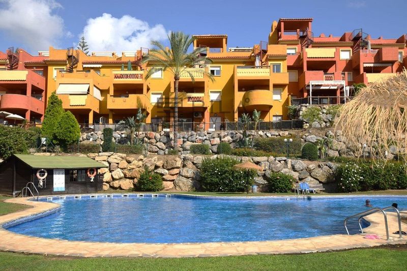 Foto 588a9e3d-c830-4553-acfd-b5e740a449d6. Àtic amb piscina a reserva de Marbella Marbella