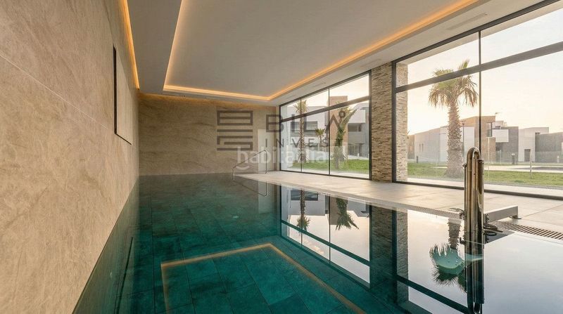 Foto 125bdf59-c58d-413e-80ca-09c898bd56ff. Àtic amb piscina a Cabopino - Artola Marbella