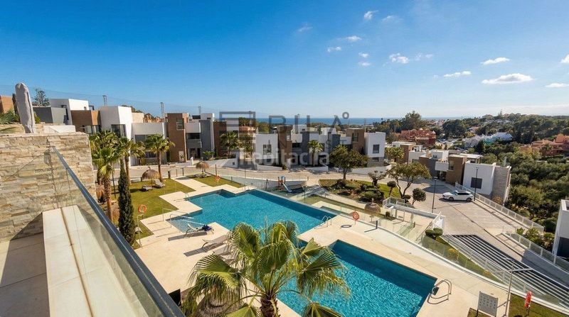 Foto a5a13228-6cf6-431d-bf62-87c7d8eb398d. Àtic amb piscina a Cabopino - Artola Marbella