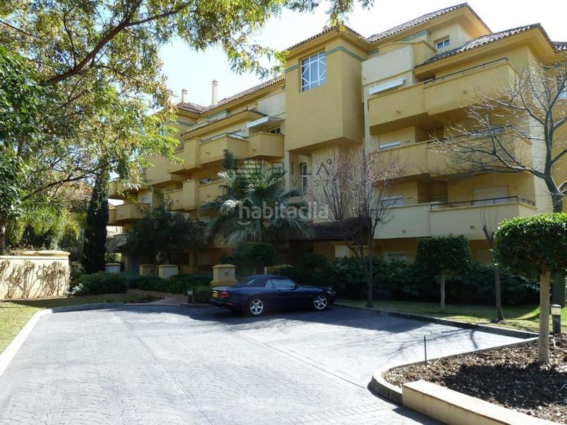Foto 59f381d1-ceed-4398-a45e-72382522f333. Àtic amb piscina a Río Real Marbella