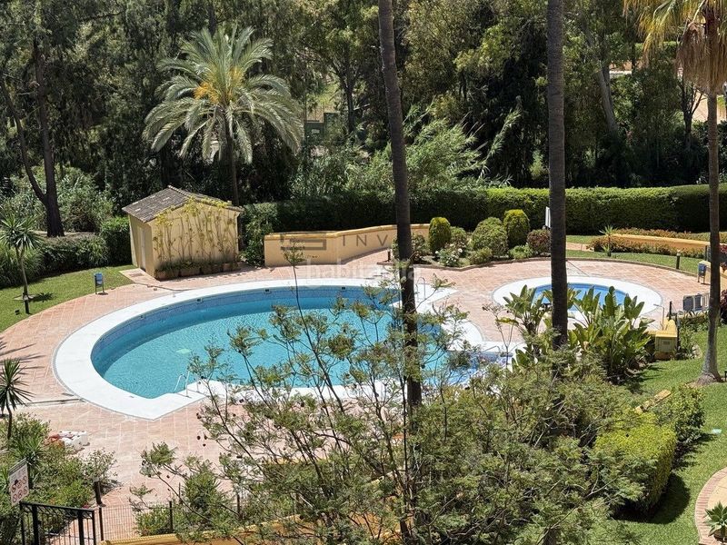 Foto a3cad964-c126-47b6-807d-697a59d84450. Àtic amb piscina a Río Real Marbella