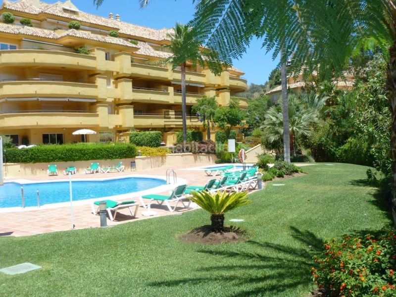 Foto e2546787-7a36-4353-9aef-0f9e110c17dd. Àtic amb piscina a Río Real Marbella