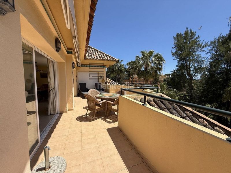 Foto e8878a29-0508-4285-9ab3-a0cef5b8358d. Àtic amb piscina a Río Real Marbella