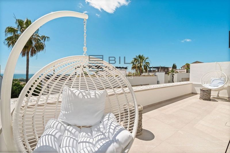 Foto 2707d196-1726-457b-8fd9-f0317ea46139. Casa adossada amb aparcament piscina a Santa Clara Marbella