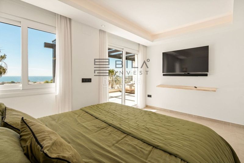Foto e4ea5fec-efc6-44c8-8c39-025f2edb1713. Casa adossada amb aparcament piscina a Santa Clara Marbella
