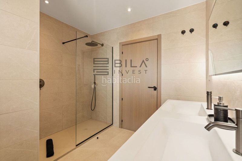 Foto fdf86c27-8c75-4e99-9a74-518b2fa1d2e0. Casa adossada amb aparcament piscina a Santa Clara Marbella