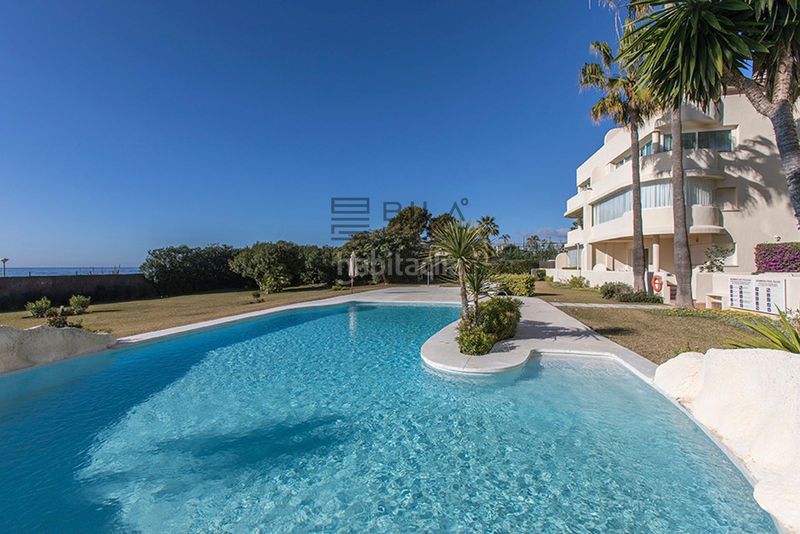 Foto 7a0a6bed-da35-4b9b-a255-6c6d26f62dcd. Pis amb aparcament piscina a Romana Playa Marbella