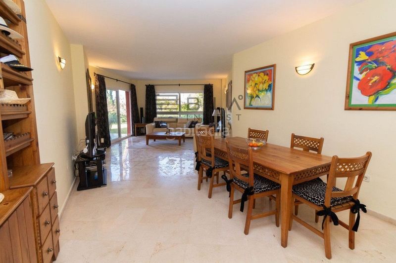 Foto f5d1616d-847a-40c4-8459-a5b3b2ba99a2. Pis amb aparcament piscina a Romana Playa Marbella