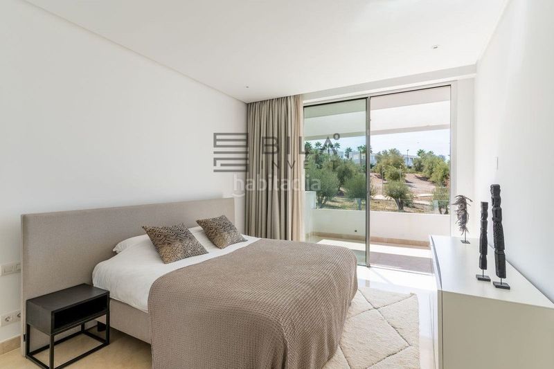 Foto d4e8c599-48ff-47fc-9156-d20a17f4f8ef. Casa adossada amb aparcament piscina a Río Real Marbella