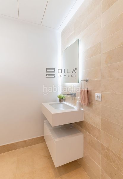 Foto fefa5564-46b4-4bd9-8542-6db7a747f47b. Casa adossada amb aparcament piscina a Río Real Marbella