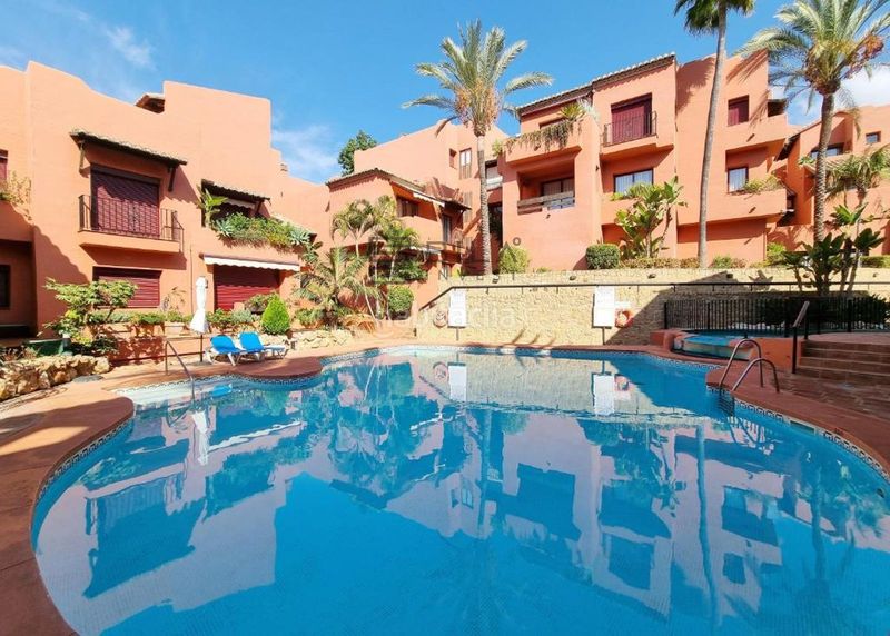 Foto c97eee0a-3ba3-4a84-b011-7a9aadc29840. Pis amb piscina a Romana Playa Marbella