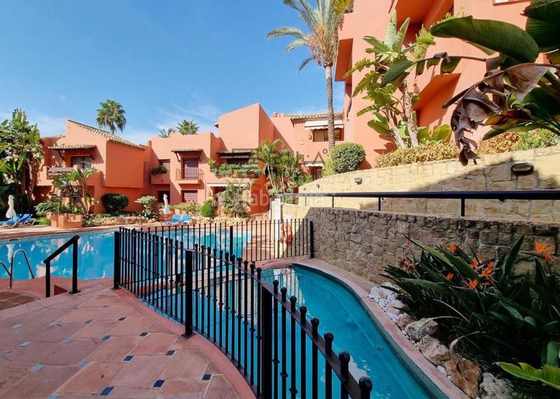 Foto d003d6fd-2ed5-4888-9bd4-9a379fdd7f03. Pis amb piscina a Romana Playa Marbella