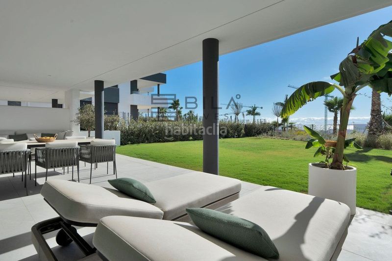 Foto 14b7e7b3-6355-4af7-838d-c2e7d24c0b04. Pis amb aparcament piscina a bahía de Marbella Marbella