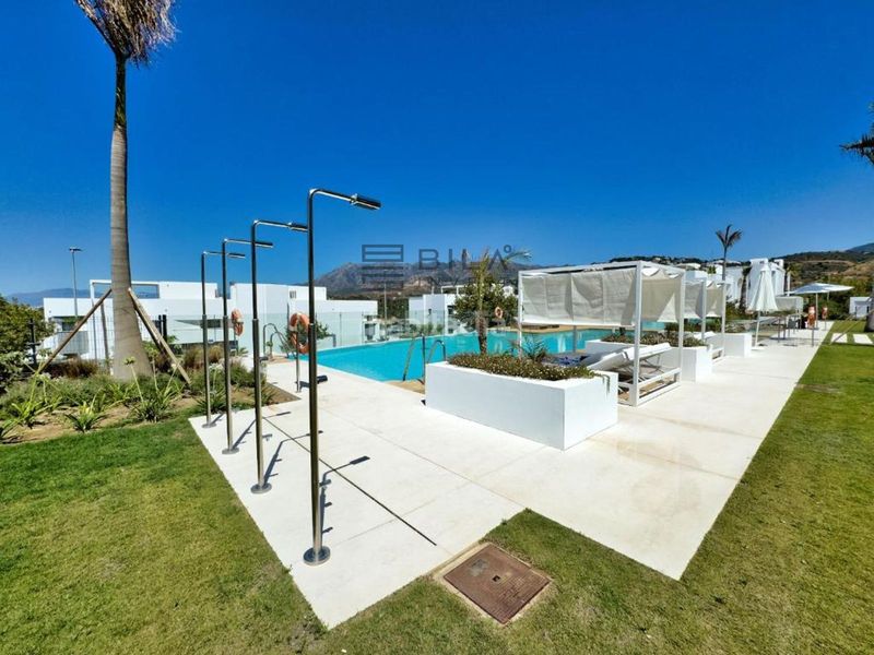 Foto 400df7a1-e063-486c-b852-ee6175b7b1e8. Pis amb aparcament piscina a bahía de Marbella Marbella