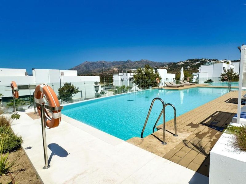 Foto 56f47ecd-811e-4d5f-a88b-a023cdbc64ed. Pis amb aparcament piscina a bahía de Marbella Marbella