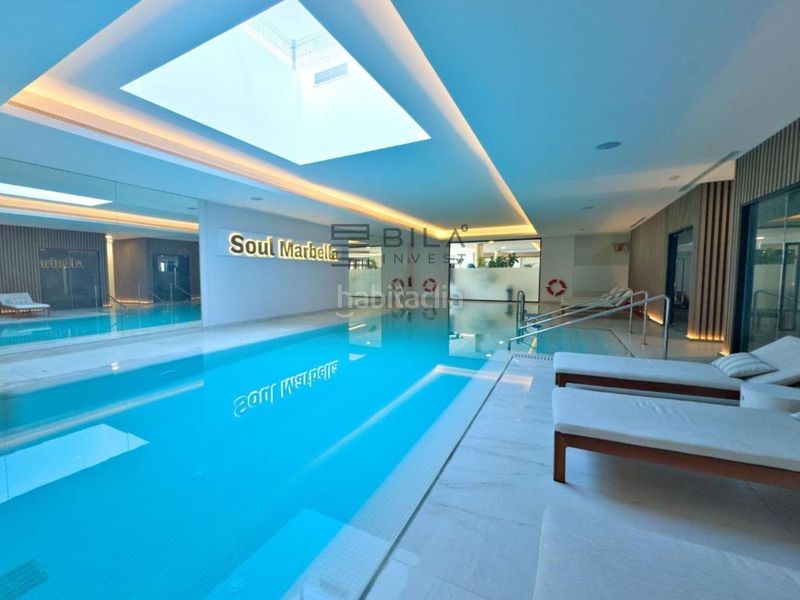 Foto bf6b7e3f-8274-44b1-978a-b565a4a6aa7e. Pis amb aparcament piscina a bahía de Marbella Marbella