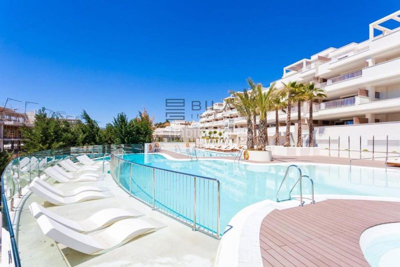 Foto 0452ef20-9dbf-41b7-b33b-5e5f0811fe23. Casa adossada amb aparcament piscina a la cala Mijas Mijas