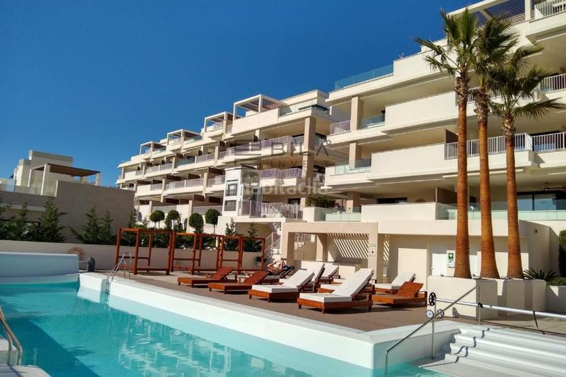 Foto 1dfeba5d-4cdf-454a-aa65-16cc4943fc35. Casa adossada amb aparcament piscina a la cala Mijas Mijas