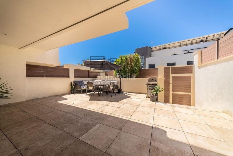 Foto b9a2f8f4-44aa-49ee-bb1a-1fde6c518dcc. Casa adossada amb aparcament piscina a la cala Mijas Mijas